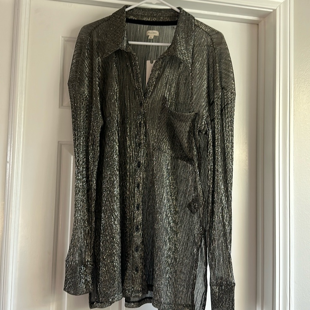 ✨NWT ☃️Anthropology Pilcro glitter top in large.